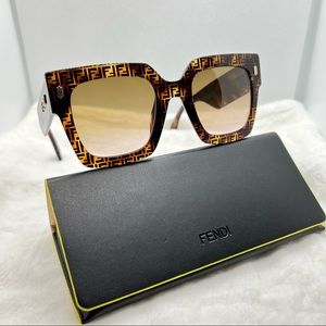 Fendi Sunglasses New Authentic Logo Square Sunglasses